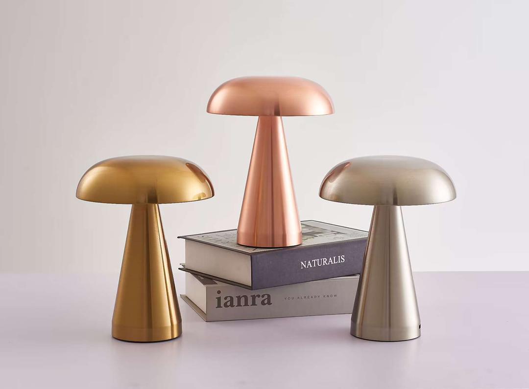 Metal mushroom lamp