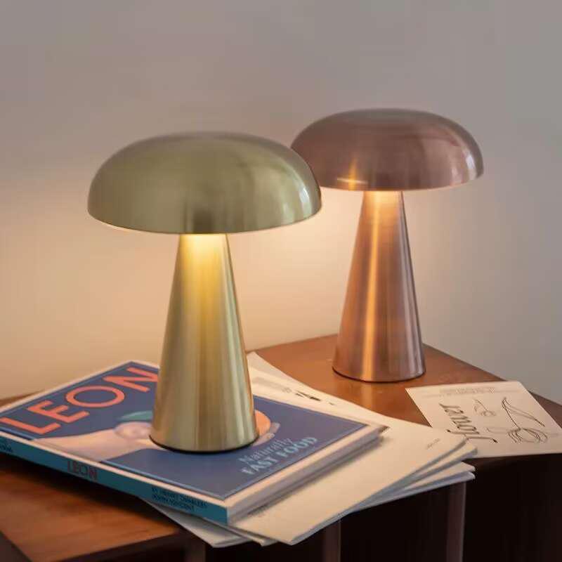 Metal mushroom lamp