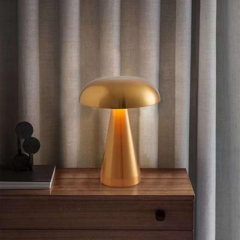 Metal mushroom lamp